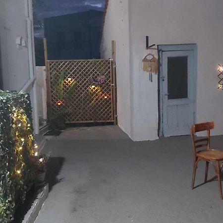 Kostas Studios Apartments - Ενοικιαζόμενα Δωμάτια Με Κουζινάκι Myrina Esterno foto
