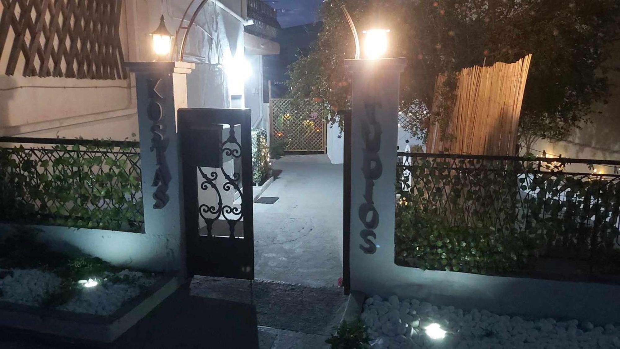 Kostas Studios Apartments - Ενοικιαζόμενα Δωμάτια Με Κουζινάκι Myrina Esterno foto